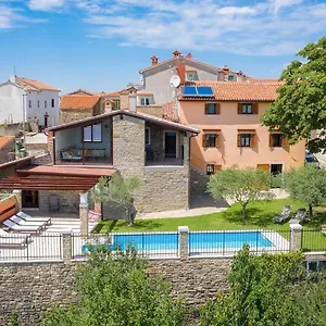  Гостевой дом Stone Zamask With A Pool And A Lovely View